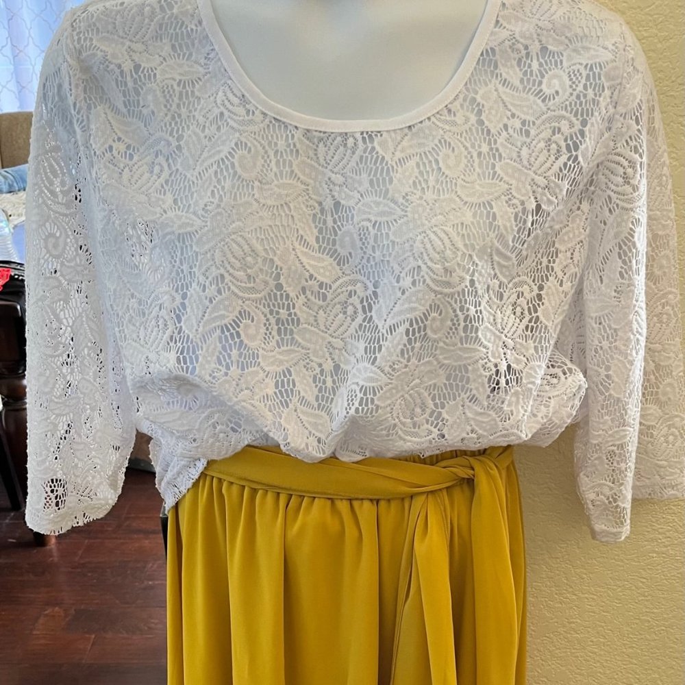 Women's  Boho Mustard yellow flowy skirt and white lace top-NWOT